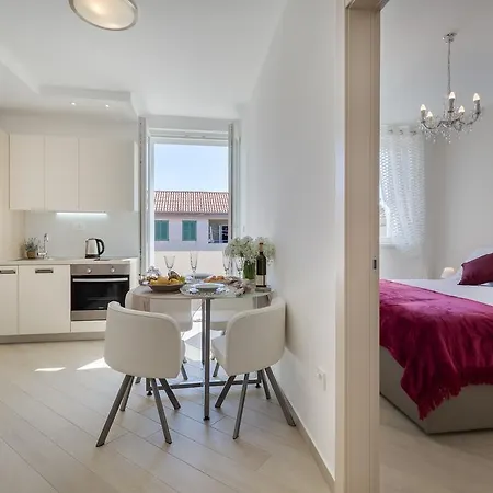Апартаменты Boutique With Balconies, In Walking Distance To The Sea Задар