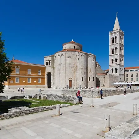 Boutique With Balconies, In Walking Distance To The Sea Zadar