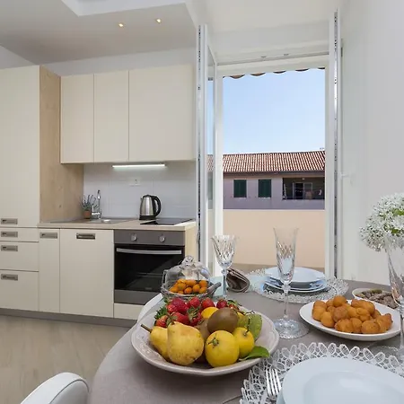 Апартаменты Boutique With Balconies, In Walking Distance To The Sea Задар
