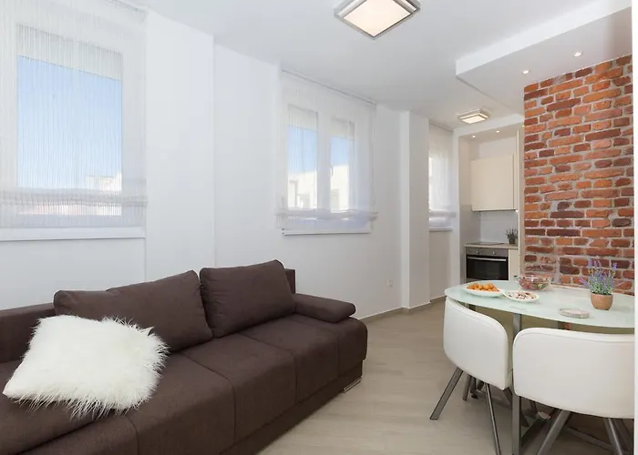 Boutique With Balconies, In Walking Distance To The Sea Daire