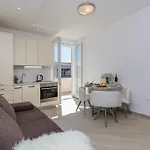 Apartment Boutique With Balconies, In Walking Distance To The Sea