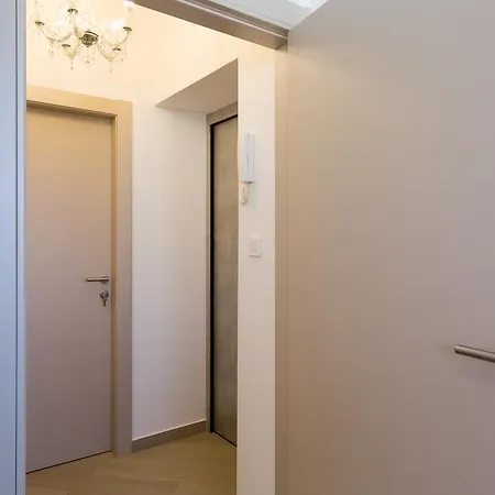 Boutique With Balconies, In Walking Distance To The Sea * Ζαντάρ
