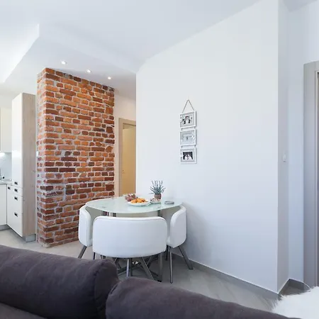 Διαμέρισμα Boutique With Balconies, In Walking Distance To The Sea *