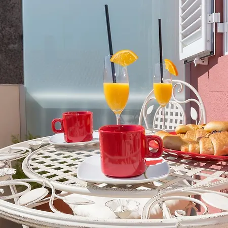 Boutique With Balconies, In Walking Distance To The Sea Διαμέρισμα *