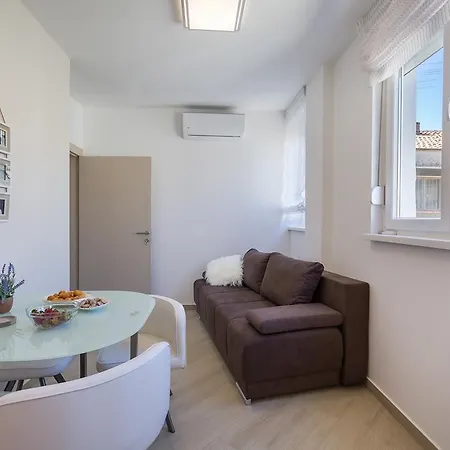 Boutique With Balconies, In Walking Distance To The Sea * Ζαντάρ