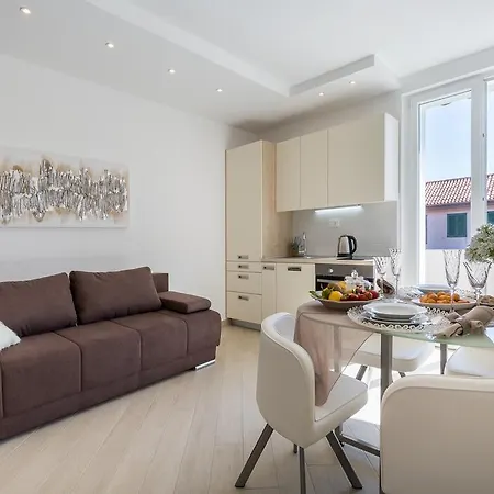Διαμέρισμα Boutique With Balconies, In Walking Distance To The Sea *