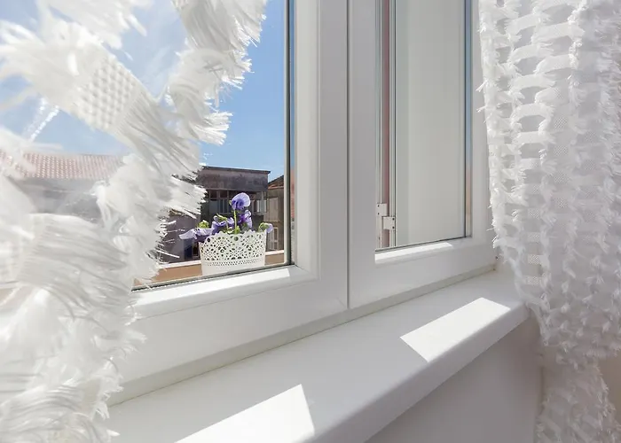 Boutique With Balconies, In Walking Distance To The Sea Apartamento