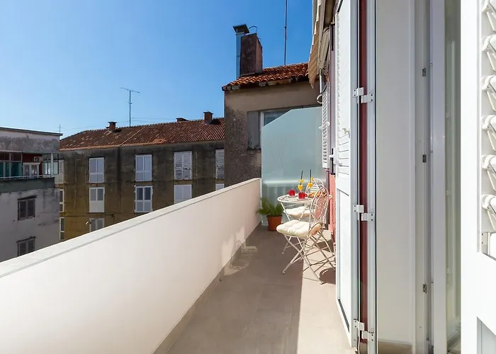 Apartman Boutique With Balconies, In Walking Distance To The Sea *