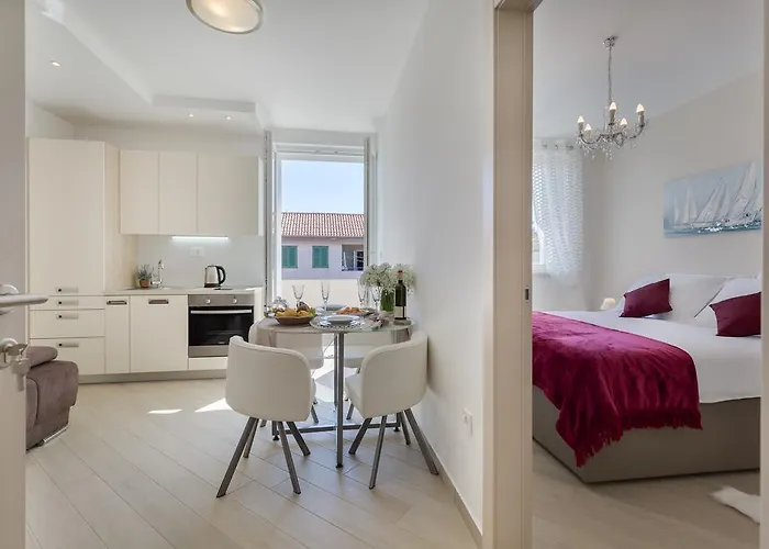 Apartamento Boutique With Balconies, In Walking Distance To The Sea Zadar