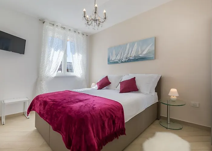 Boutique With Balconies, In Walking Distance To The Sea * Ζαντάρ
