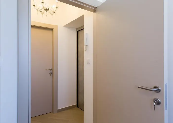 Boutique With Balconies, In Walking Distance To The Sea * Ζαντάρ