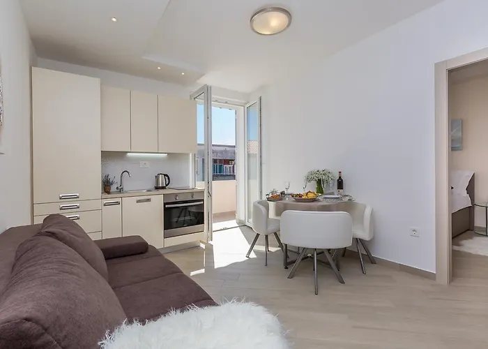 Apartman Boutique With Balconies, In Walking Distance To The Sea